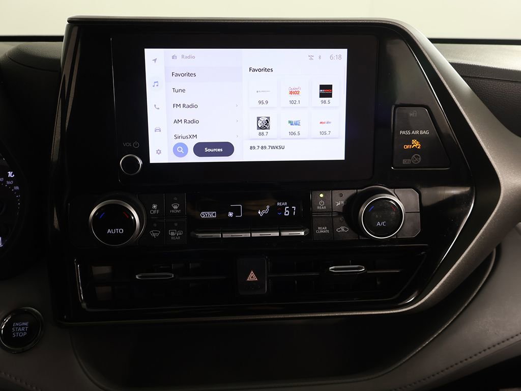 Used 2023 Toyota Highlander L AWD/4WD image 42