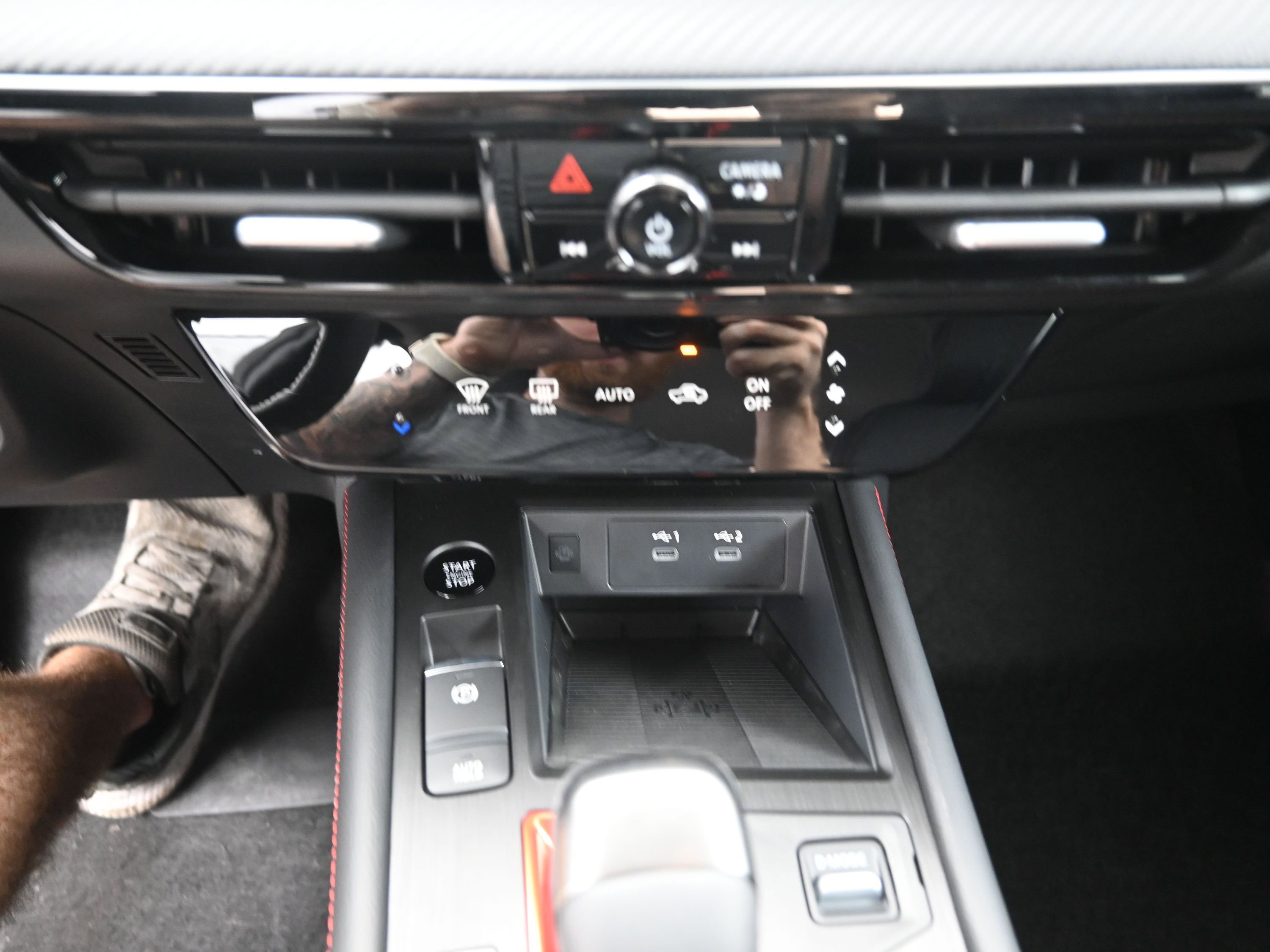 New 2026 Nissan Kicks SR image 17