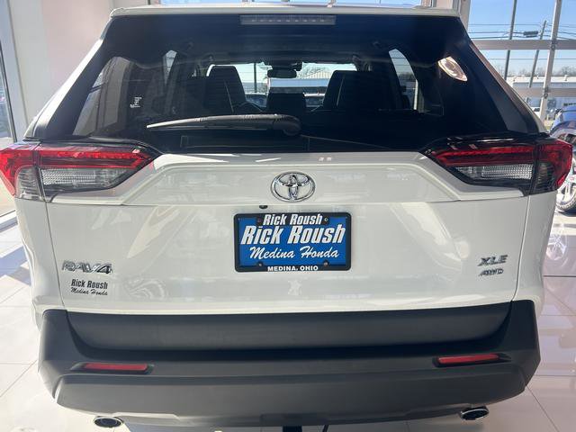 Used 2019 Toyota RAV4 XLE Premium w/ Cold Weather Package image 9