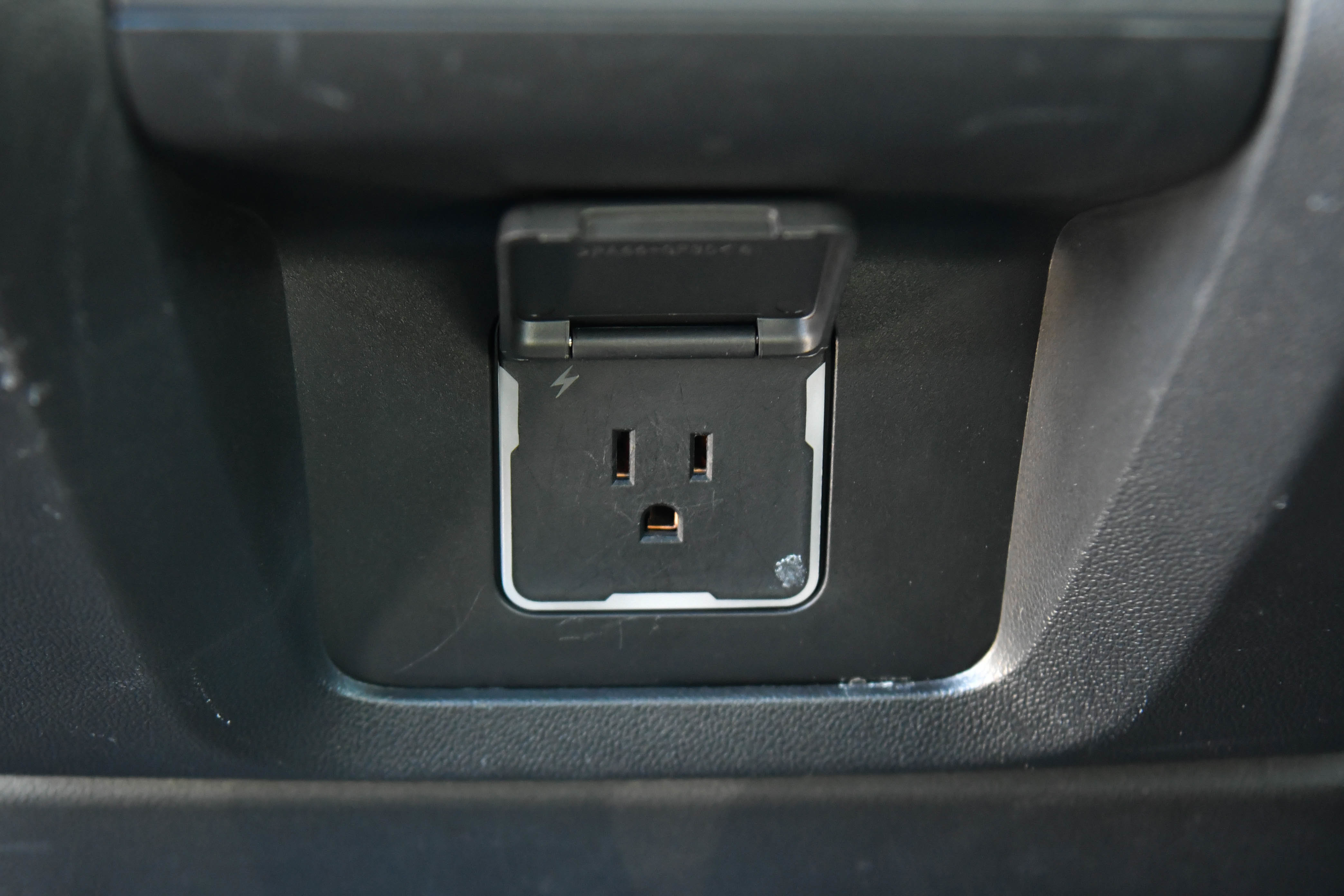 Used 2023 Chevrolet Tahoe Premier w/ Advanced Technology Package image 53