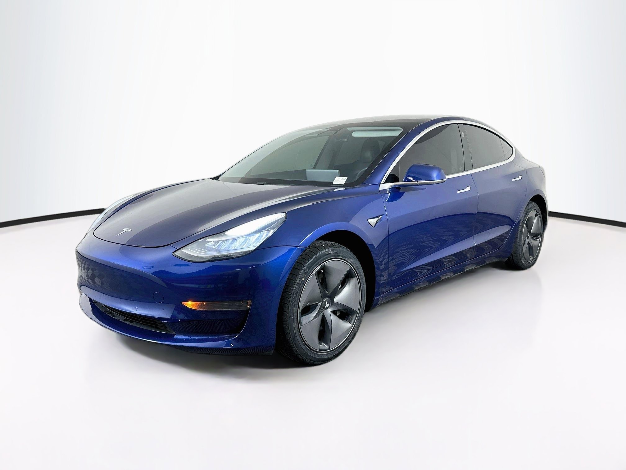Used 2020 Tesla Model 3 Standard Range Plus RWD image 3