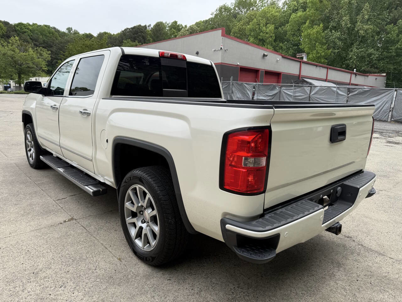 Used 2014 GMC Sierra 1500 Denali image 3