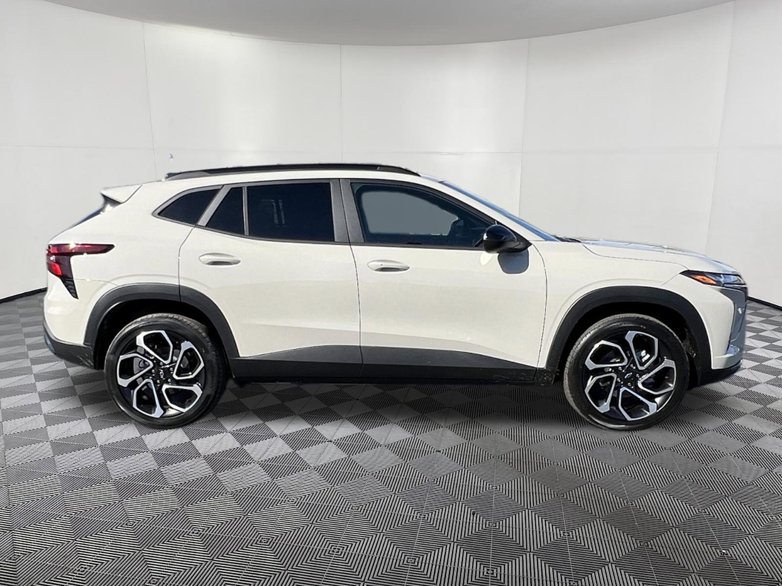New 2026 Chevrolet Trax RS w/ Driver Confidence Package FWD image 7