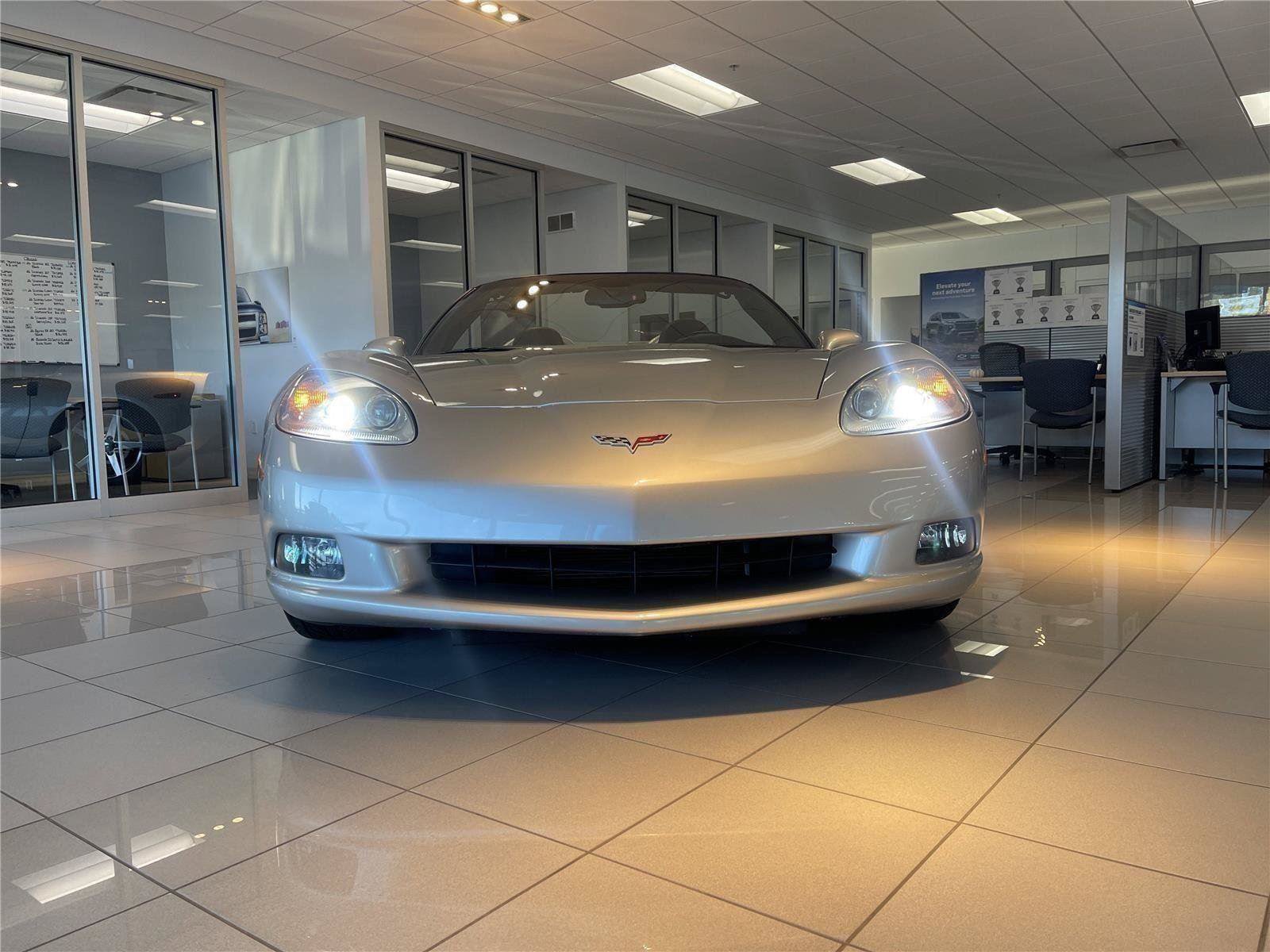 Used 2006 Chevrolet Corvette Convertible w/ Preferred Equipment Group RWD image 8