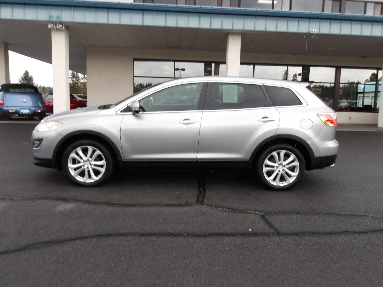 Used 2011 MAZDA CX-9 Grand Touring w/ Moonroof & Bose Audio Pkg image 2