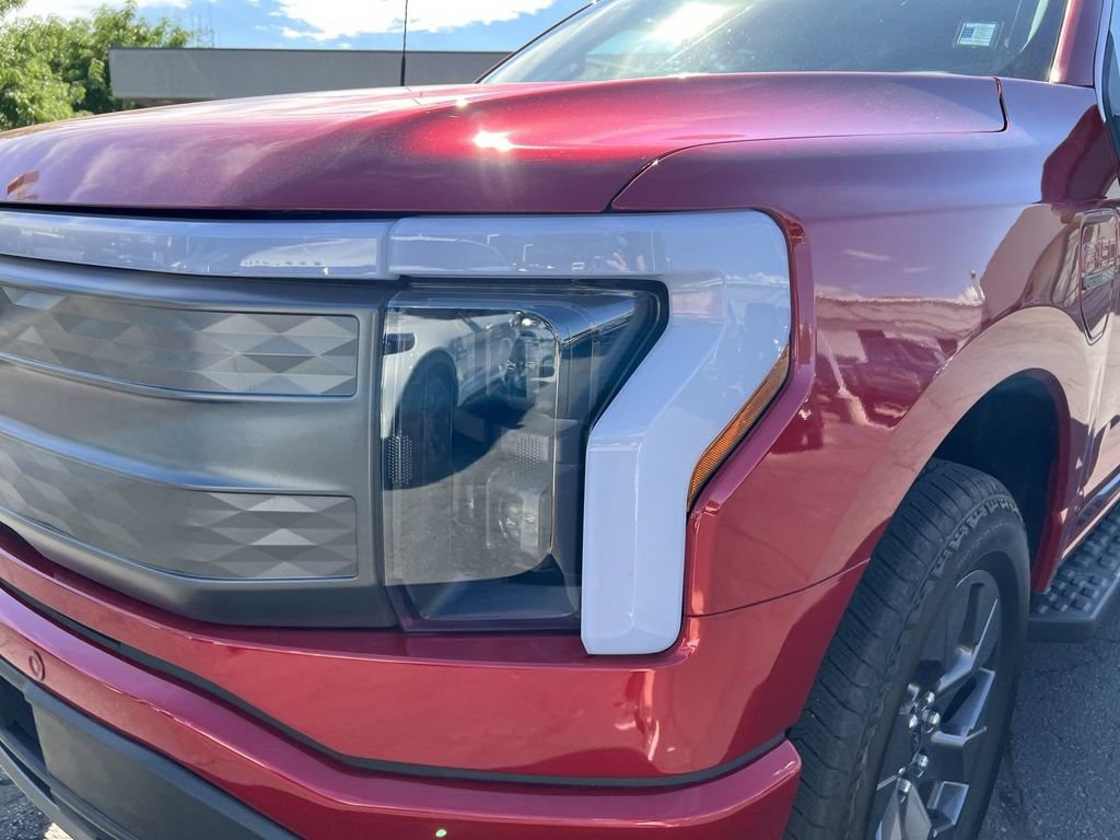 New 2023 Ford F150 Lightning Lariat AWD/4WD image 31