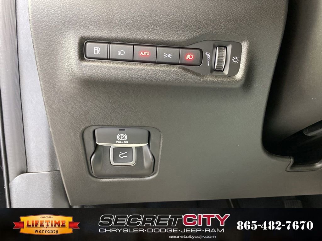 New 2026 Jeep Cherokee Laredo image 15