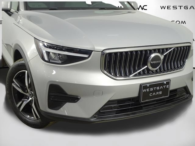 Used 2025 Volvo XC40 B5 Core AWD/4WD image 43