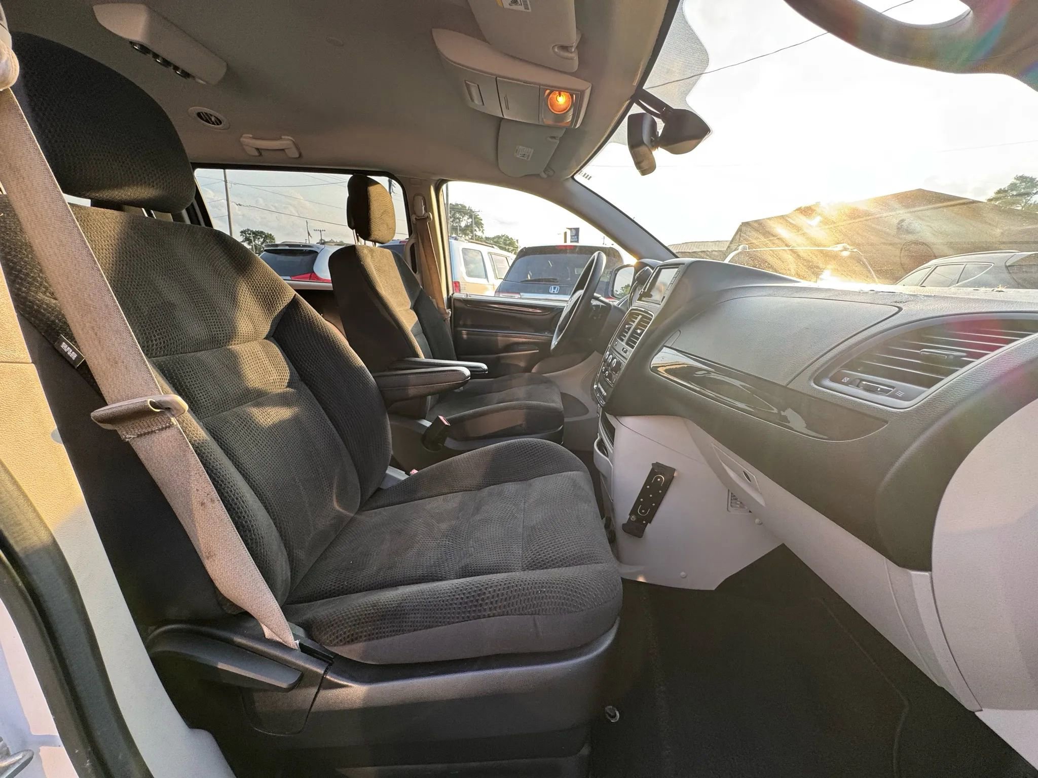 Used 2019 Dodge Grand Caravan SE image 18