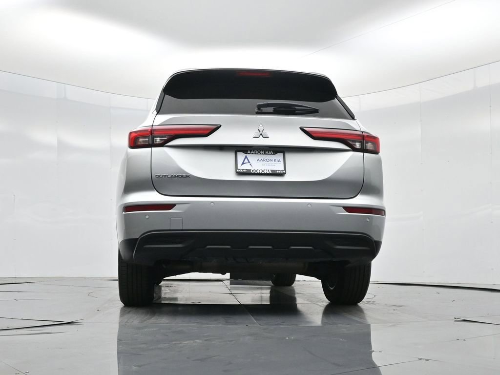 Used 2022 Mitsubishi Outlander ES image 41