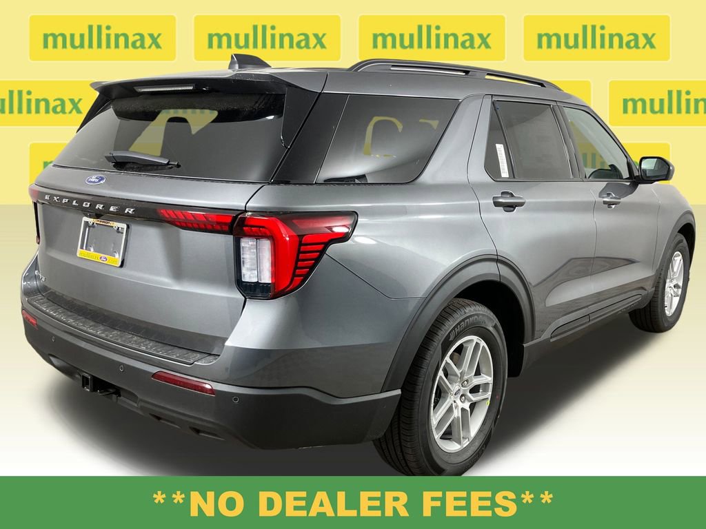 New 2026 Ford Explorer Active RWD image 4