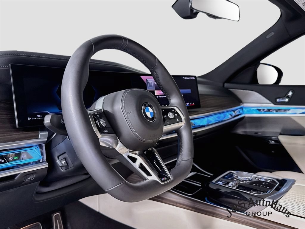 Used 2024 BMW 740i xDrive AWD/4WD image 9