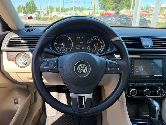 Used 2014 Volkswagen Passat TDI SEL Premium FWD image 30