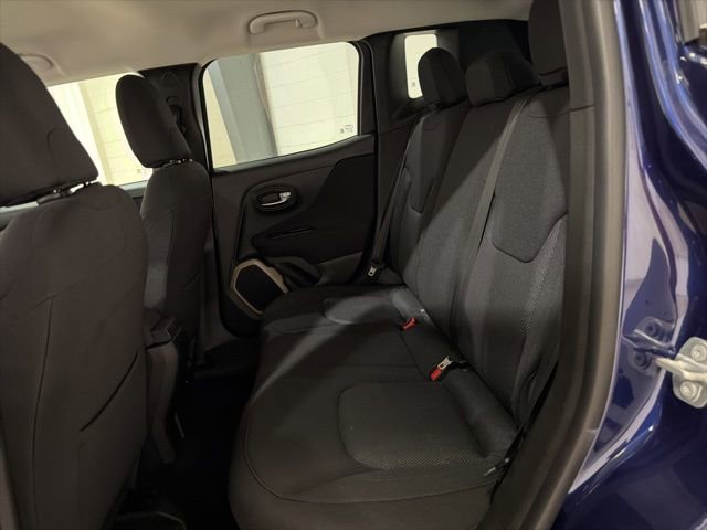 Used 2017 Jeep Renegade Latitude AWD/4WD image 19