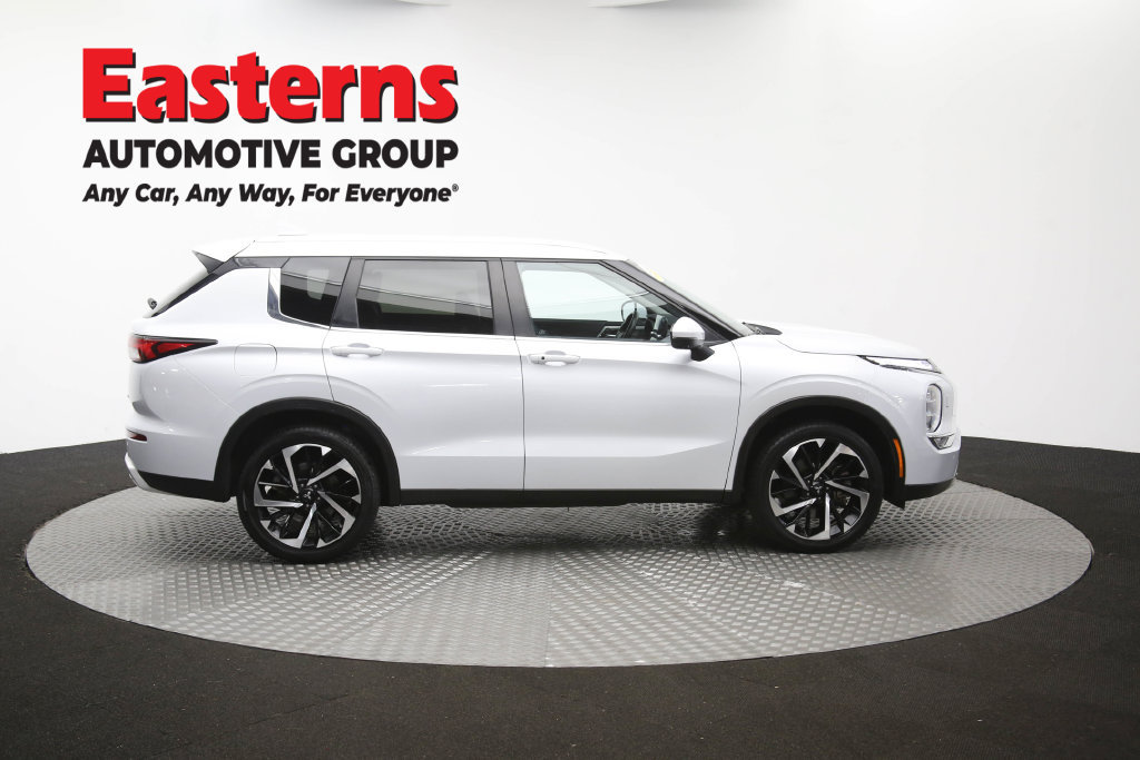 Used 2024 Mitsubishi Outlander SE AWD/4WD image 47