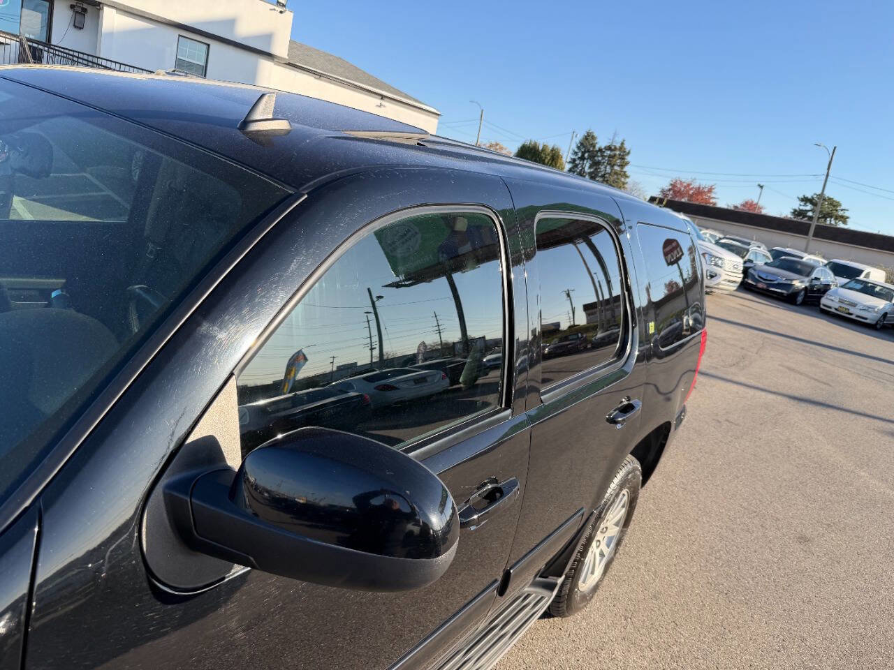 Used 2012 GMC Yukon 4WD Hybrid image 40