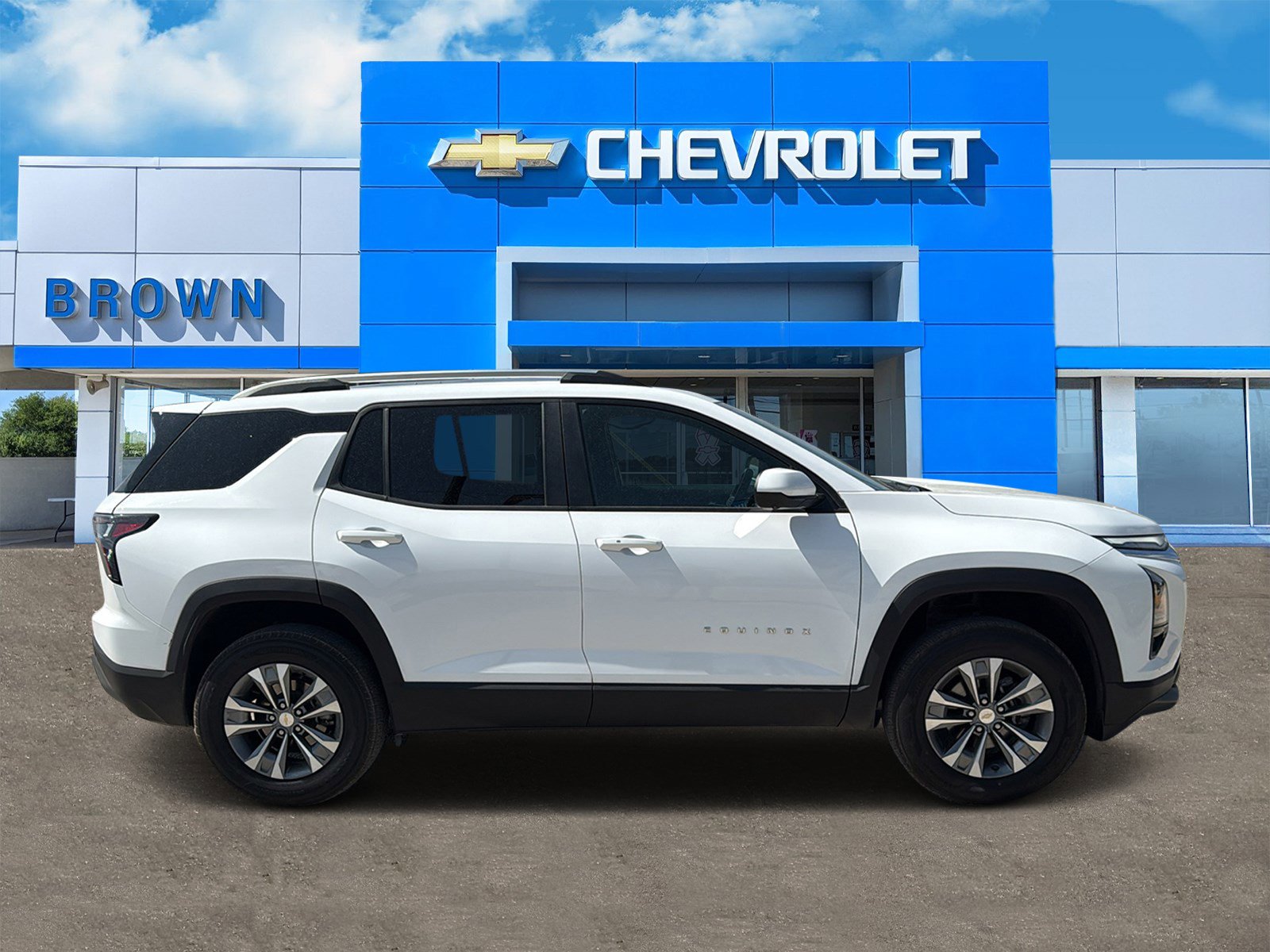 Used 2025 Chevrolet Equinox LT w/ Convenience Package II image 2