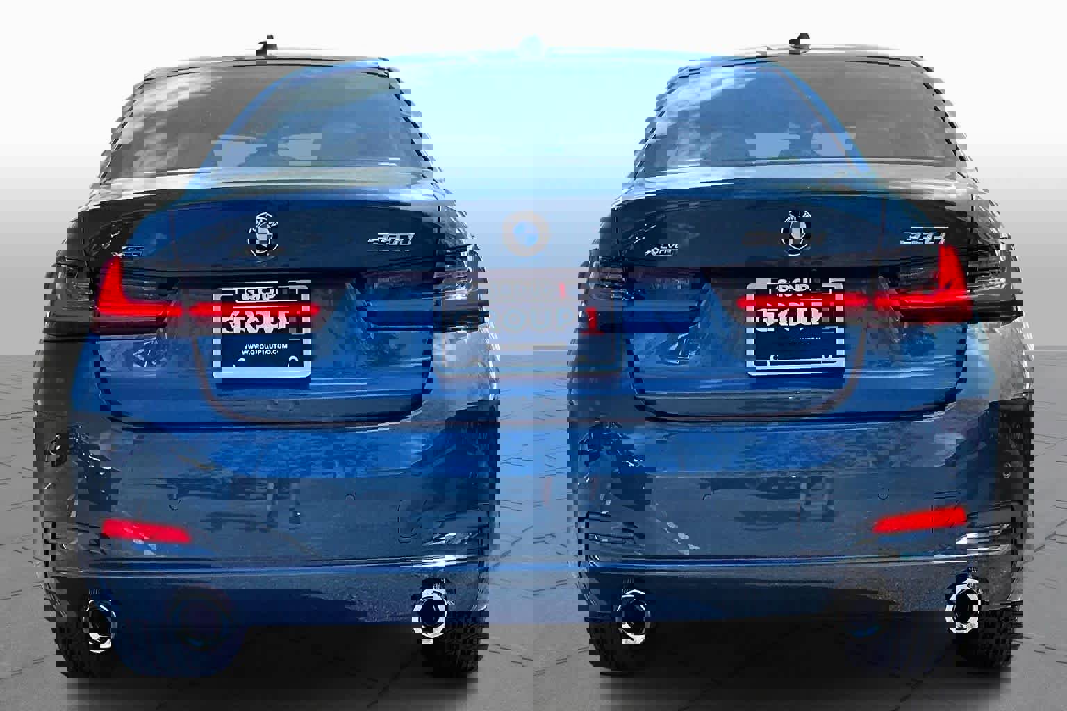 Certified 2025 BMW 330i xDrive Sedan w/ Premium Package image 5