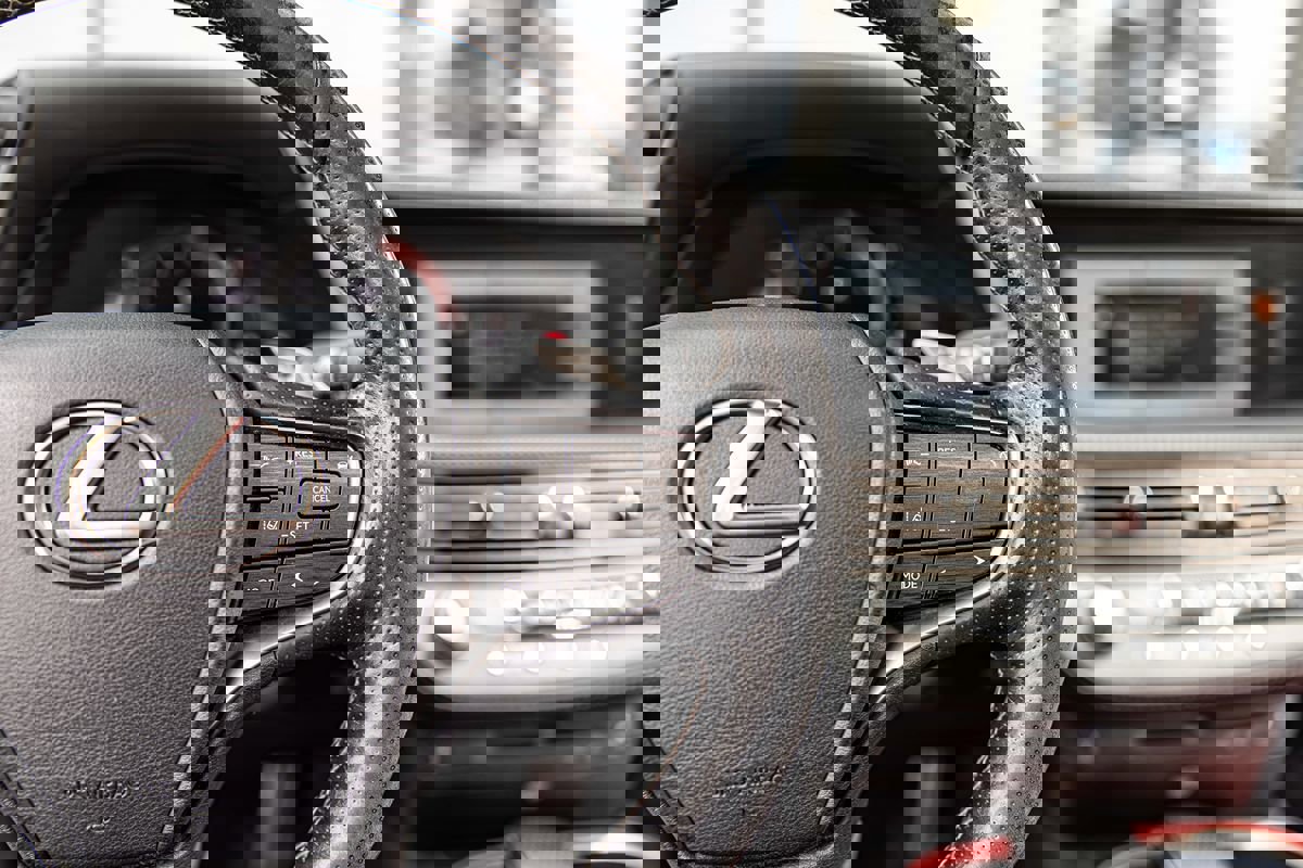 Used 2018 Lexus LS 500 F Sport w/ Accessory Package (Z1) image 25