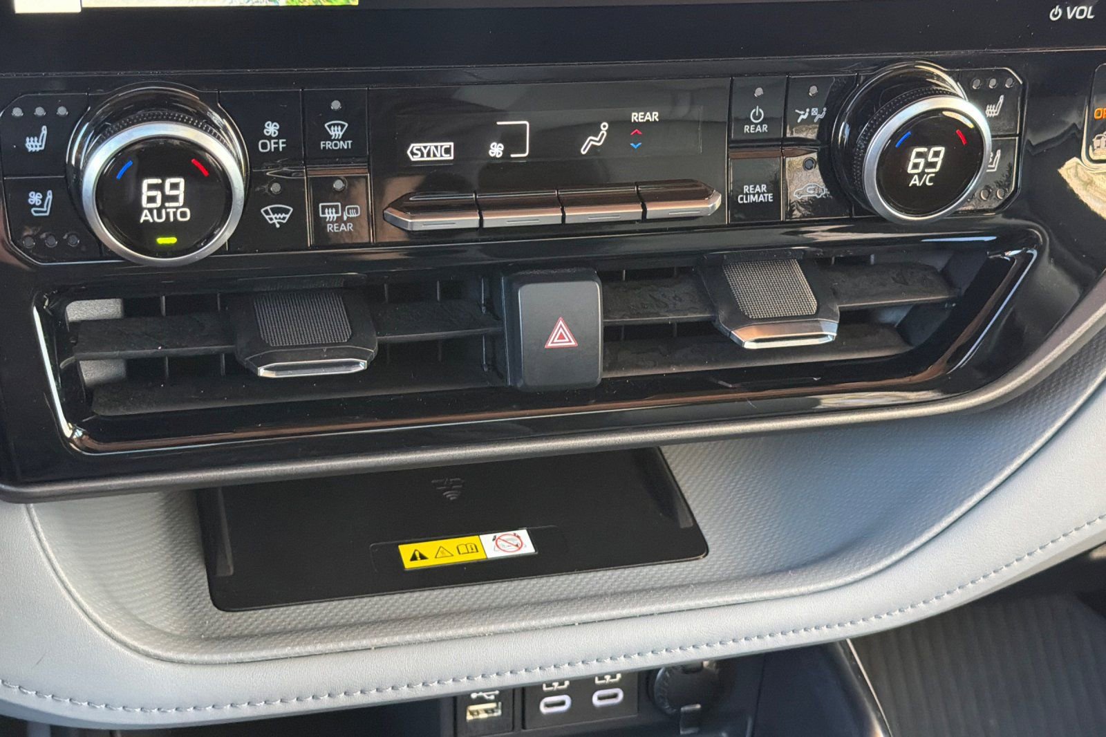 Used 2023 Toyota Highlander Limited image 21