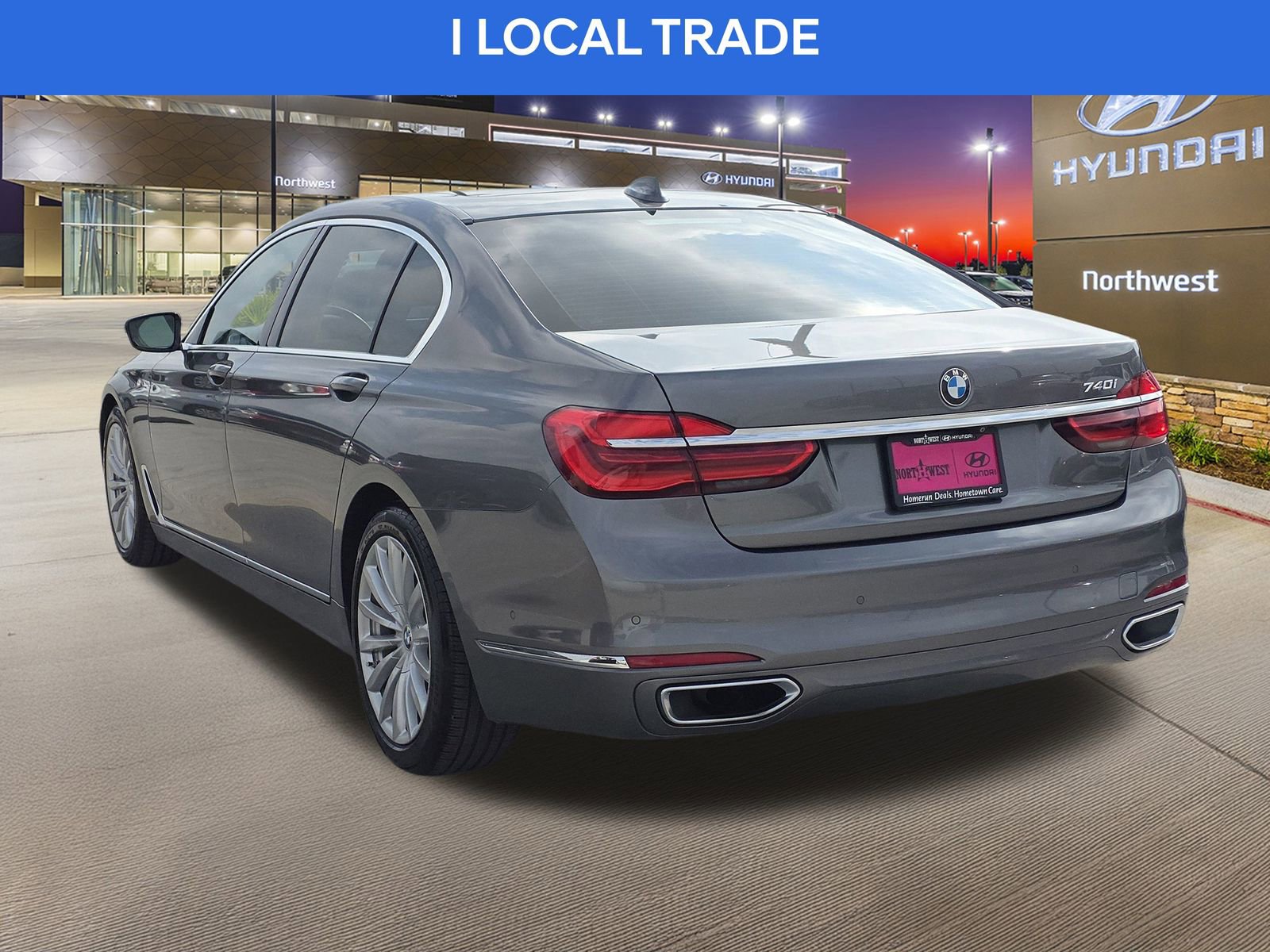 Used 2017 BMW 740i image 9