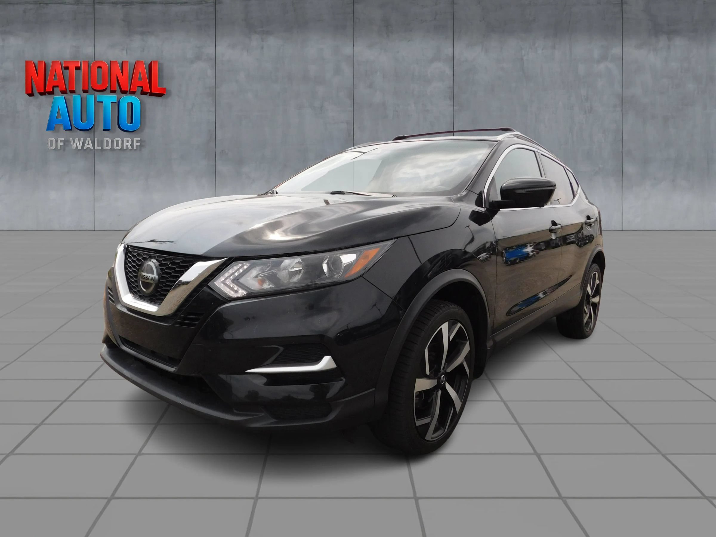 Used 2021 Nissan Rogue Sport SL FWD image 1