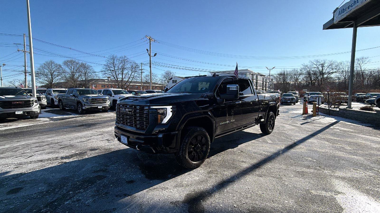 Used 2024 GMC Sierra 2500 Denali Ultimate w/ Snow Plow Prep/Camper Package image 3