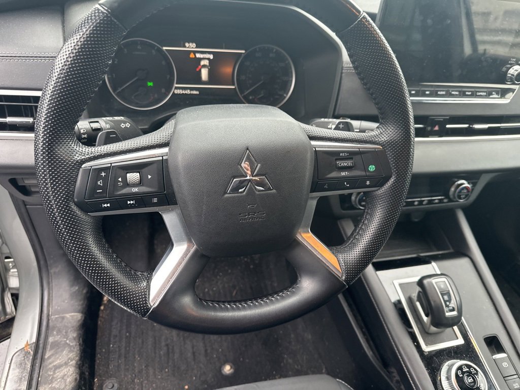 Used 2023 Mitsubishi Outlander SE image 11