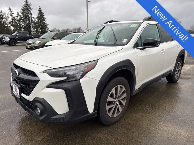 Used 2025 Subaru Outback Premium image 3