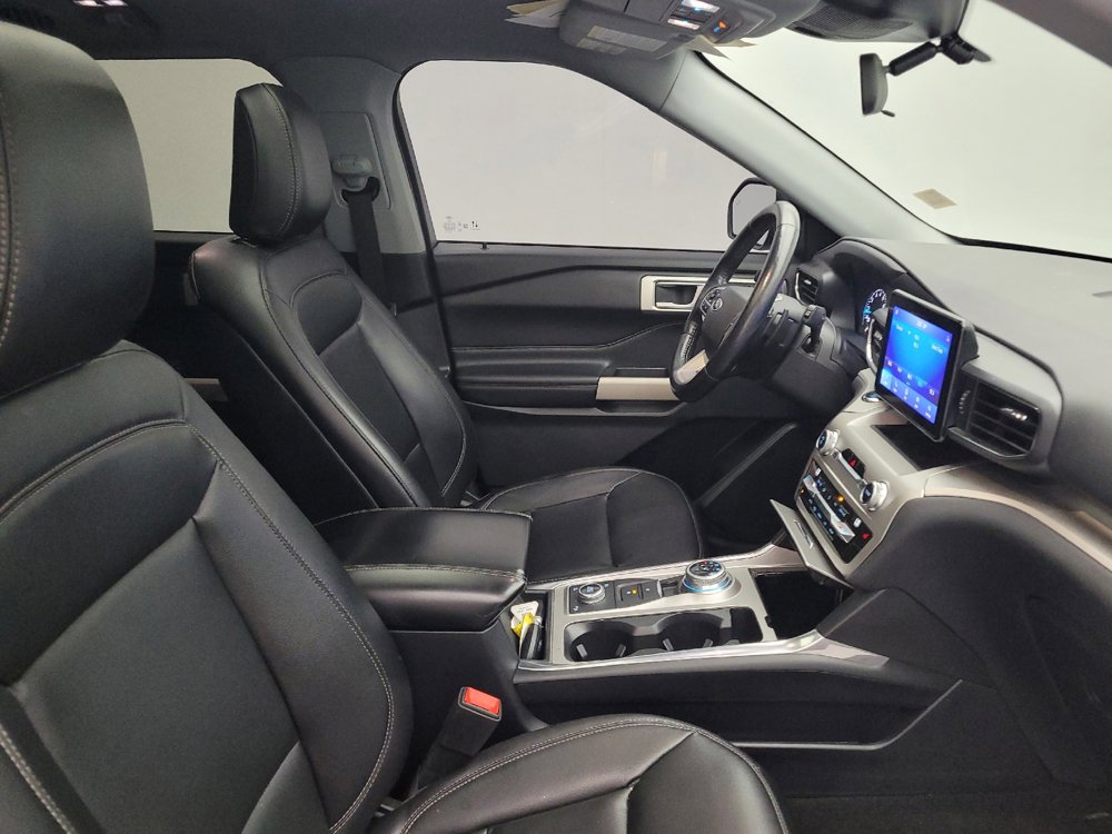 Used 2020 Ford Explorer XLT w/ Equipment Group 202A AWD/4WD image 21