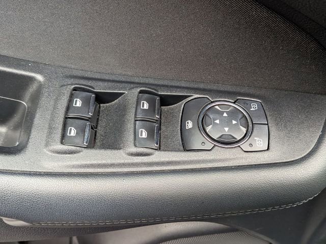 Used 2019 Ford Edge SE FWD image 12