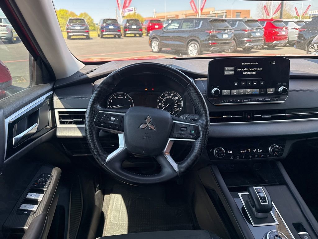 Used 2022 Mitsubishi Outlander SE image 38