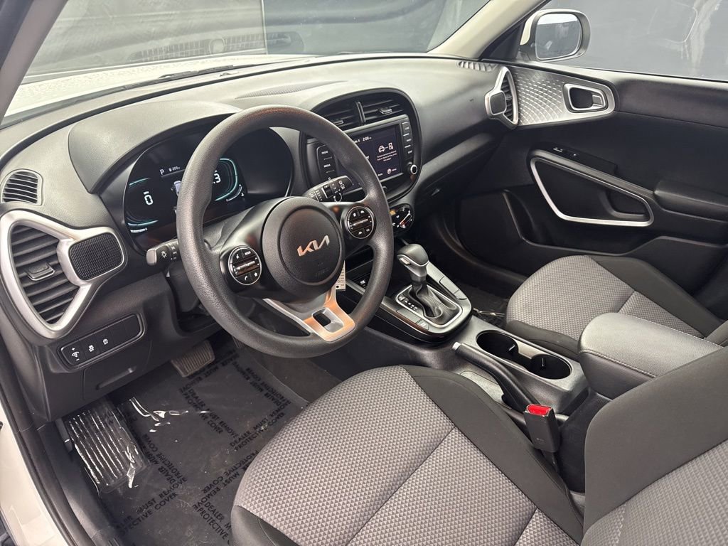 Used 2024 Kia Soul LX w/ Option Group 015 FWD image 8