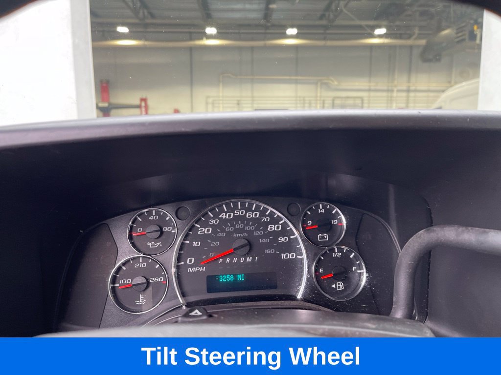 Used 2018 Chevrolet Express 2500 RWD image 16