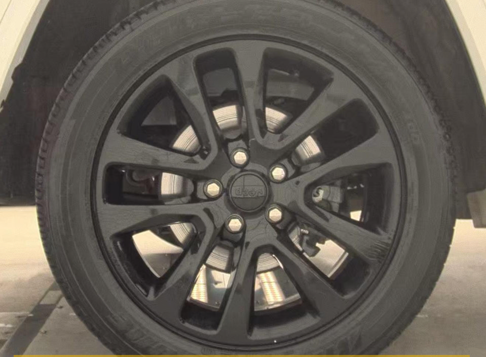 Used 2020 Jeep Grand Cherokee Altitude AWD/4WD image 11