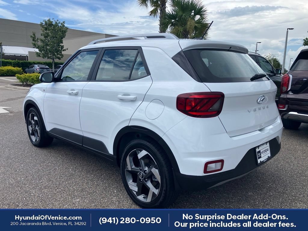 Used 2026 Hyundai Venue SEL FWD image 10
