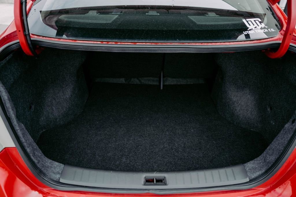 Used 2018 Nissan Sentra SR image 11