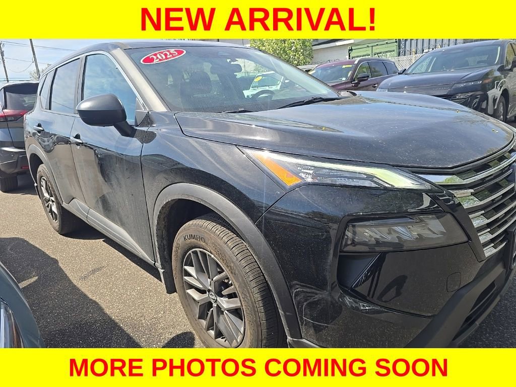 Used 2025 Nissan Rogue S AWD/4WD image 4