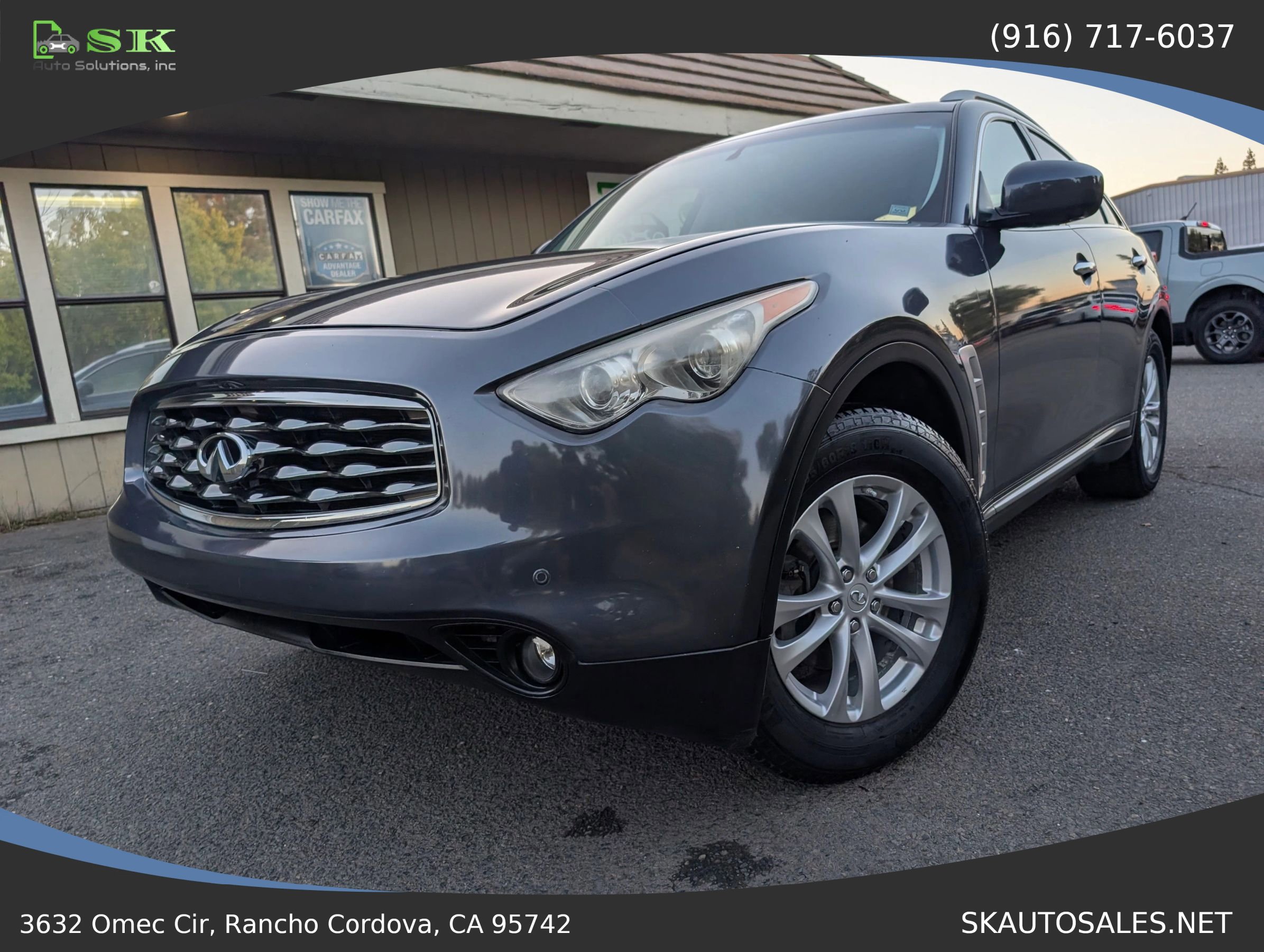 Used 2009 INFINITI FX35 AWD w/ Navigation Pkg image 2