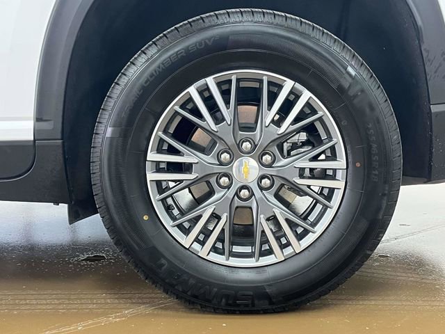 Used 2025 Chevrolet Traverse LT image 13