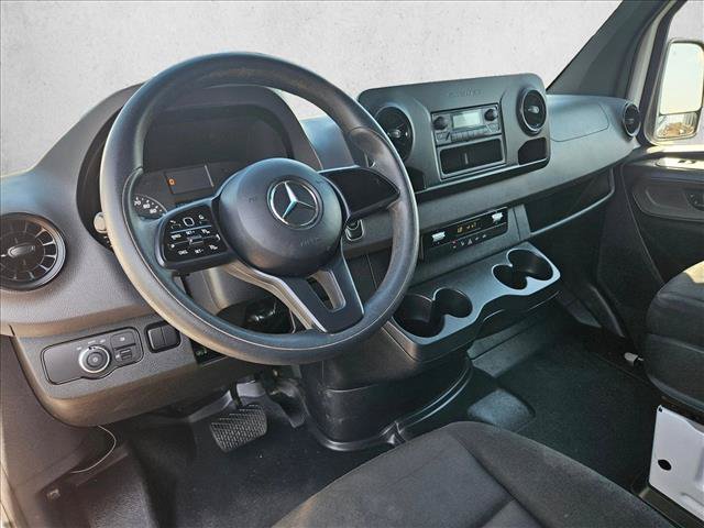 Used 2023 Mercedes-Benz Sprinter 2500 image 13