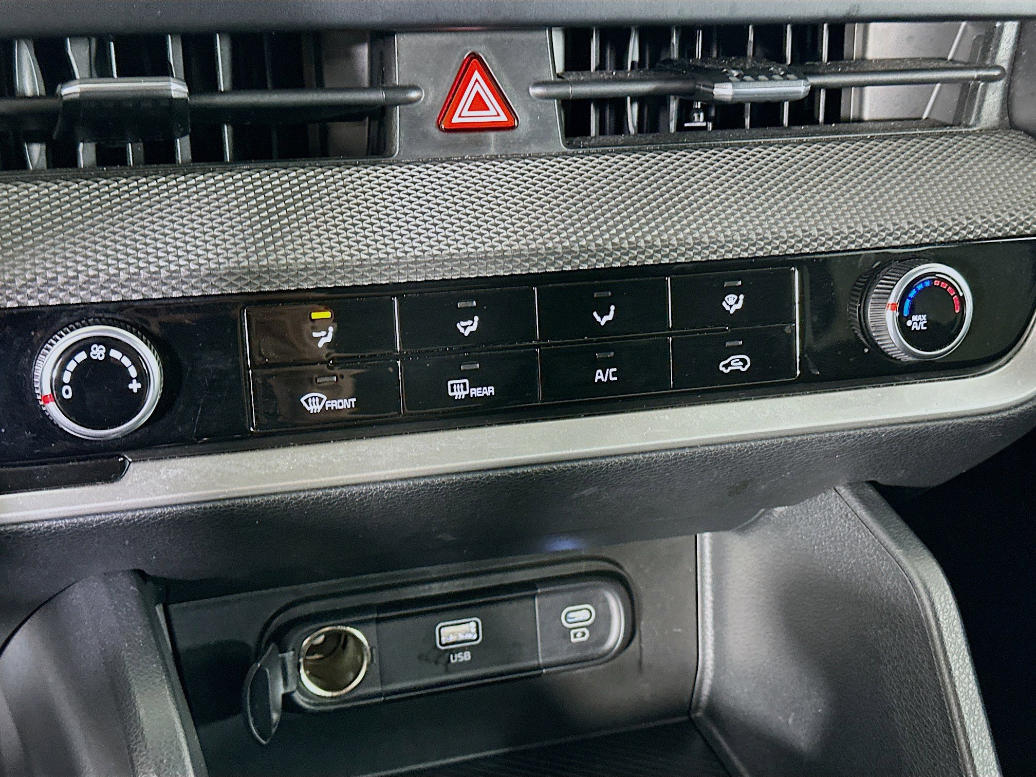 Used 2025 Kia Sportage LX image 23