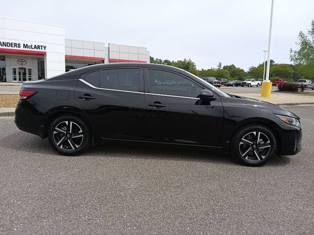Used 2025 Nissan Sentra SV w/ Trunk Package FWD image 2