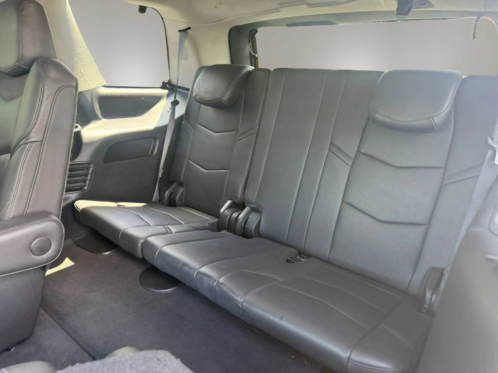 Used 2019 Cadillac Escalade Luxury AWD/4WD image 43