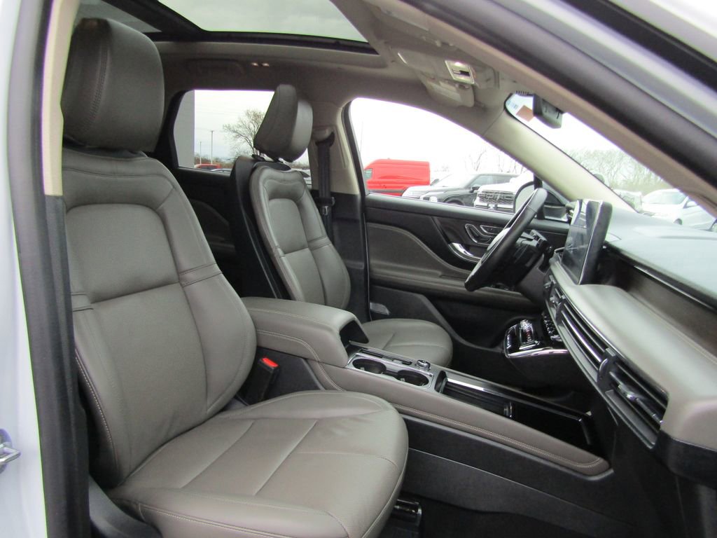 Used 2025 Lincoln Corsair Grand Touring w/ Equipment Group 301A AWD/4WD image 35