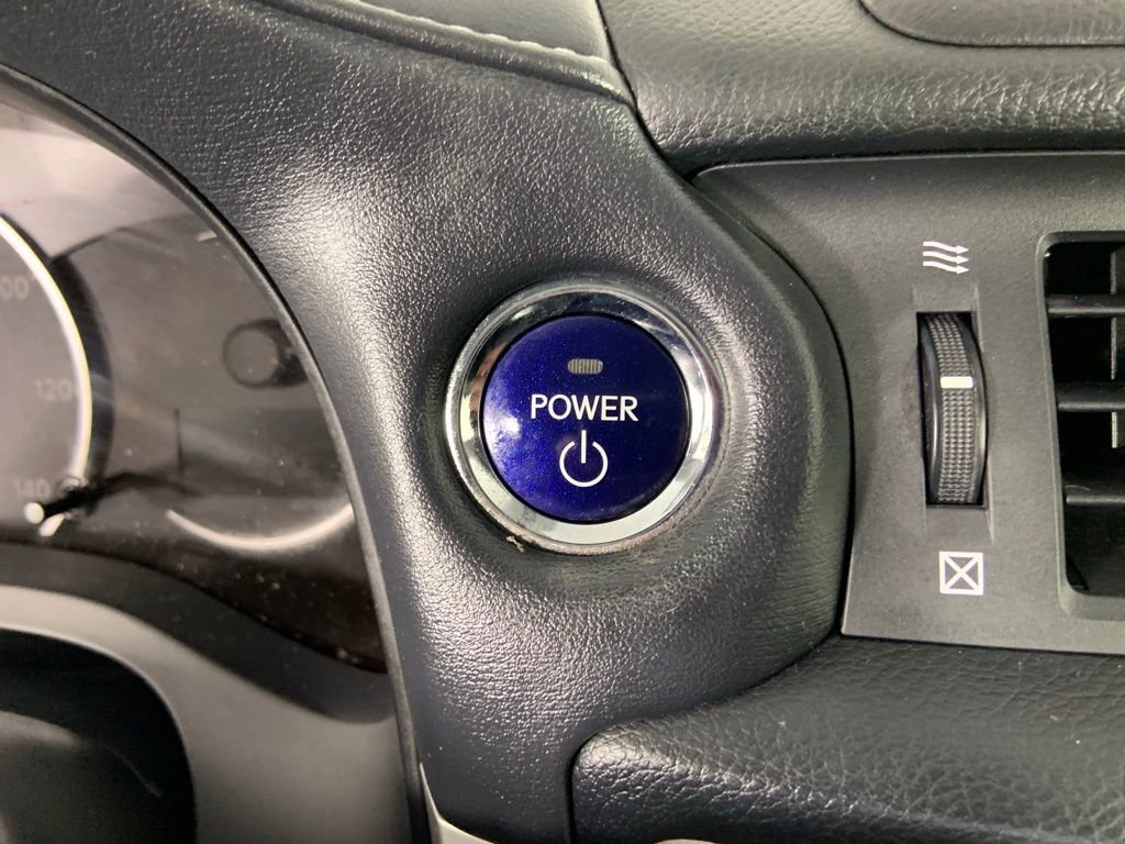 Used 2013 Lexus CT 200h w/ Premium Pkg w/Navigation FWD image 25