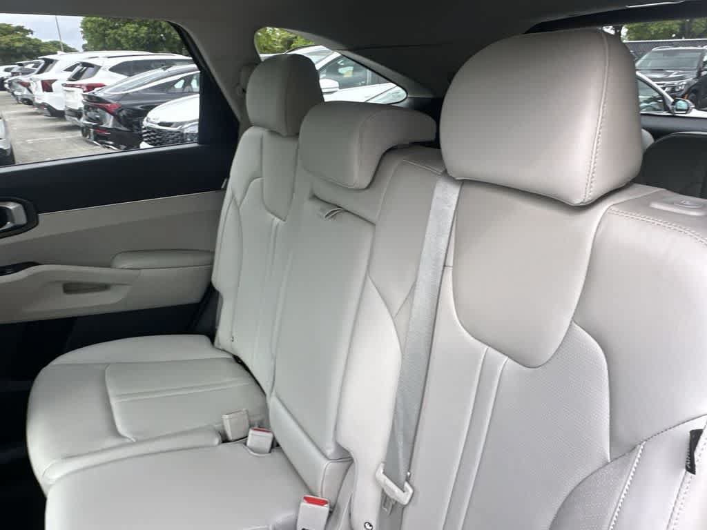 Certified 2024 Kia Sorento S w/ Panoramic Sunroof Package FWD image 15