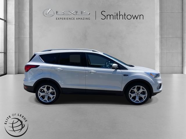 Used 2019 Ford Escape Titanium AWD/4WD image 4