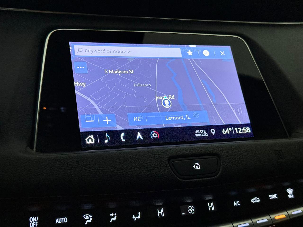 Used 2019 Cadillac XT4 Sport AWD/4WD image 31