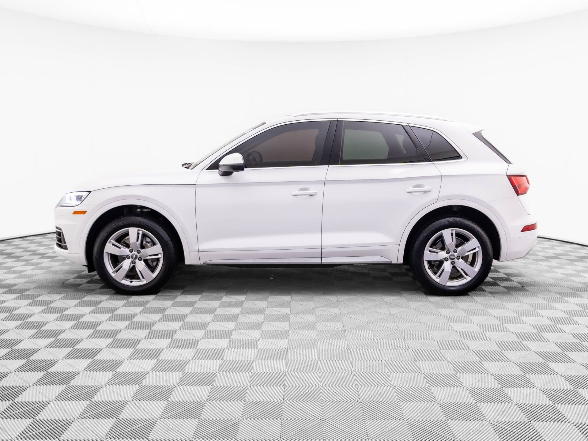 Used 2019 Audi Q5 2.0T Premium Plus w/ Premium Plus Package image 2